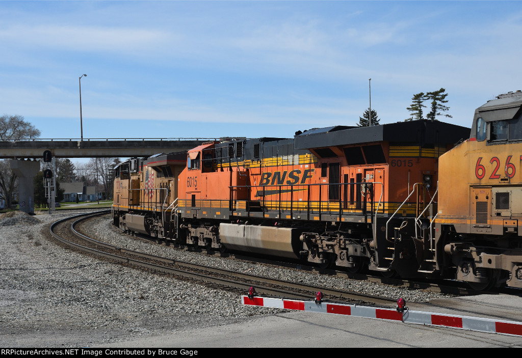 BNSF 6015